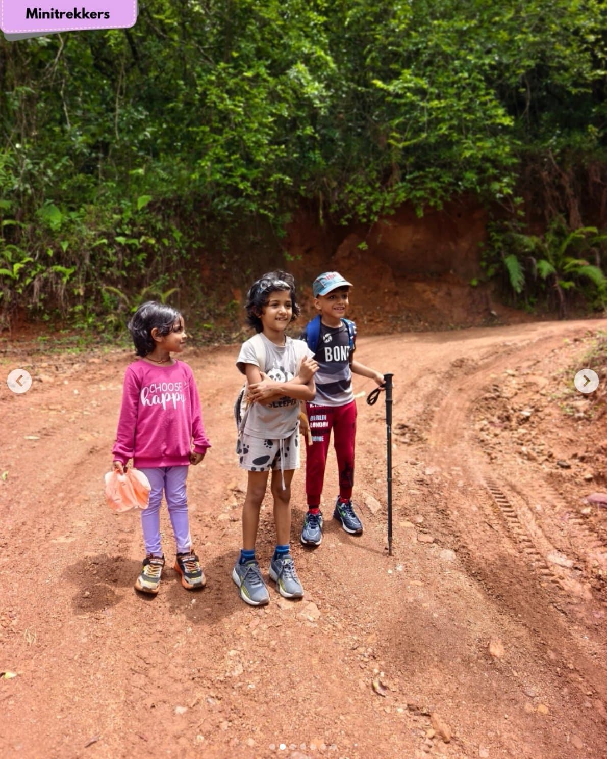 miniTrekkers kids on trail